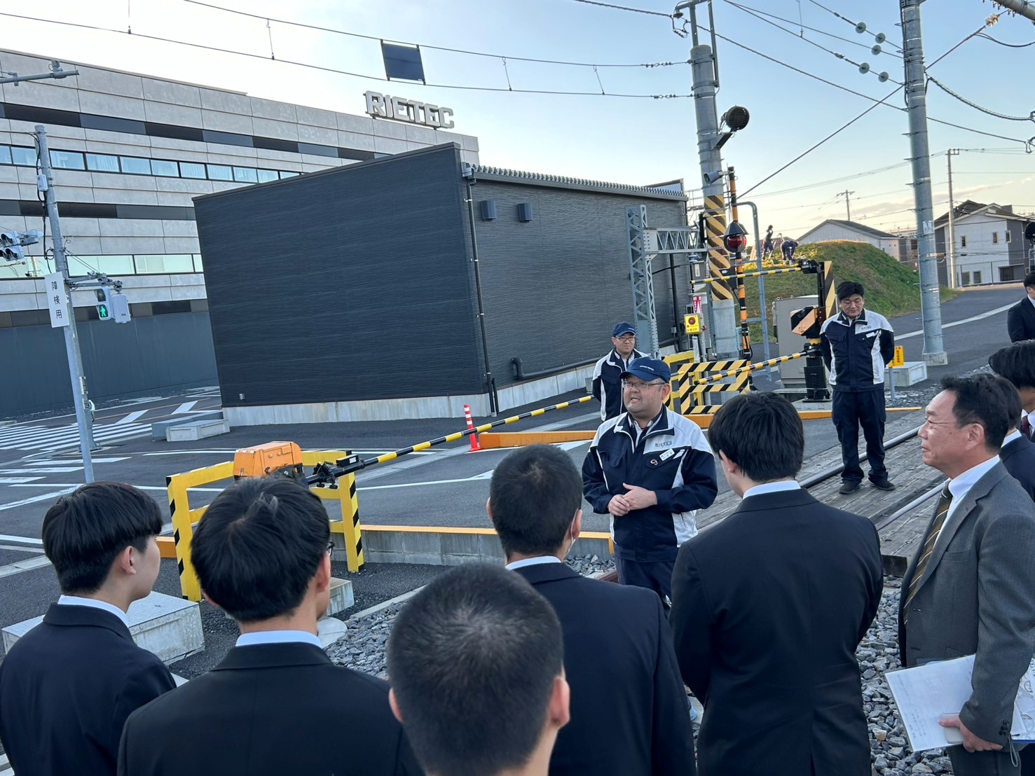 電気電子学科・鉄道交通科　会社見学のご報告